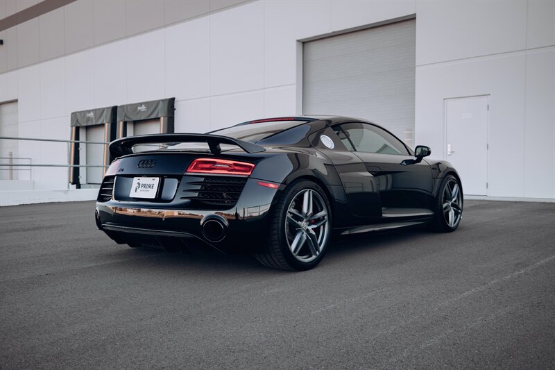2015 Audi R8 5.2 quattro - Photo 5 - Andover, MN 55304