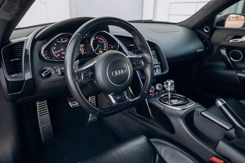 2015 Audi R8 5.2 quattro - Photo 12 - Andover, MN 55304
