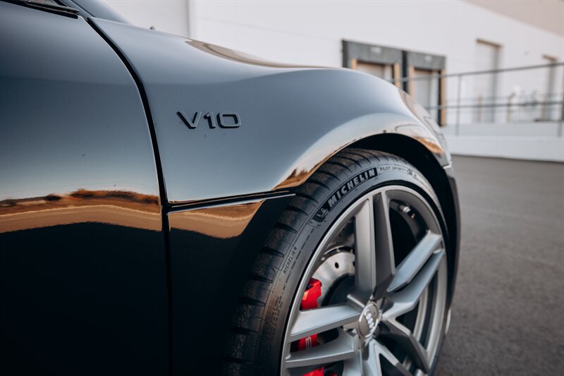 2015 Audi R8 5.2 quattro - Photo 9 - Andover, MN 55304