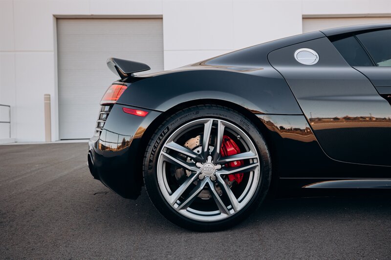 2015 Audi R8 5.2 quattro - Photo 7 - Andover, MN 55304