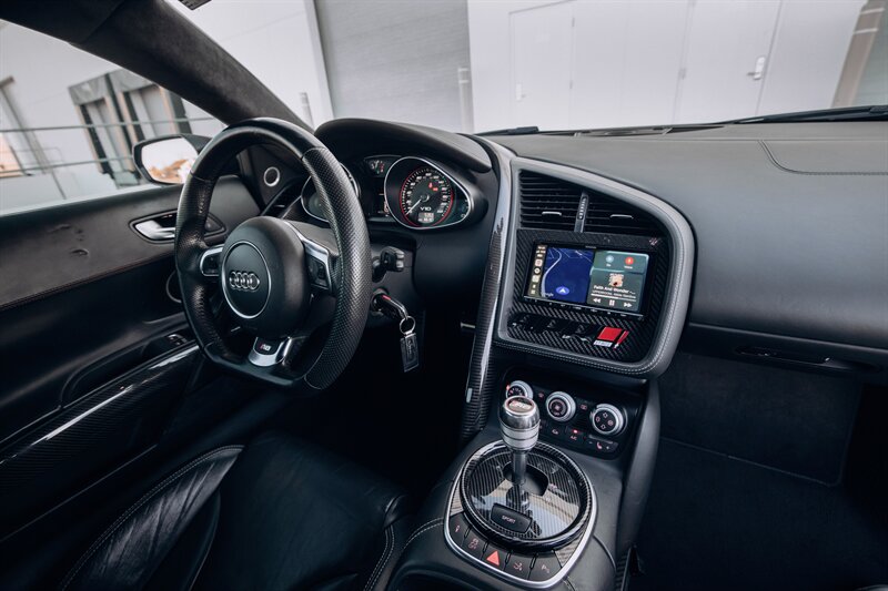 2015 Audi R8 5.2 quattro - Photo 18 - Andover, MN 55304