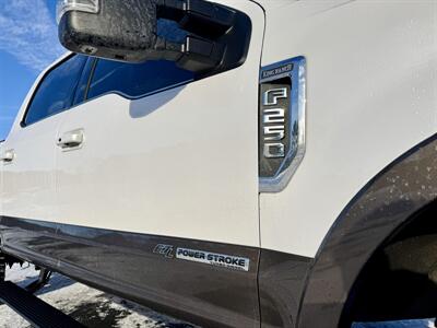 2017 Ford F-250 Super Duty King Ranch   - Photo 9 - Andover, MN 55304