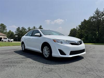 2014 Toyota Camry LE   - Photo 6 - Andover, MN 55304