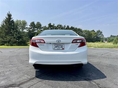 2014 Toyota Camry LE   - Photo 4 - Andover, MN 55304