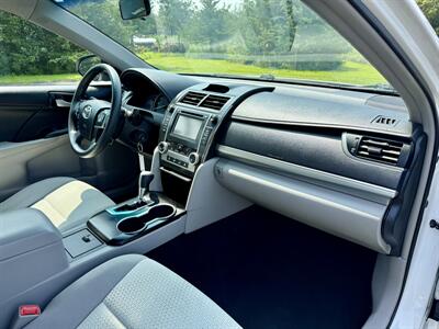 2014 Toyota Camry LE   - Photo 12 - Andover, MN 55304