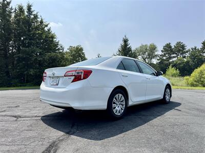 2014 Toyota Camry LE   - Photo 5 - Andover, MN 55304