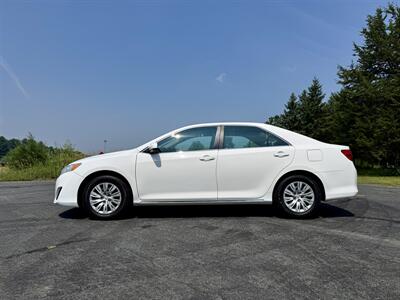 2014 Toyota Camry LE   - Photo 2 - Andover, MN 55304