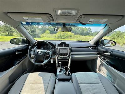 2014 Toyota Camry LE   - Photo 14 - Andover, MN 55304