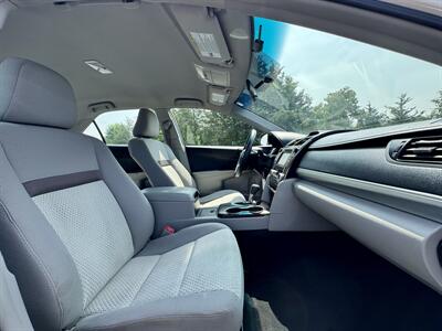 2014 Toyota Camry LE   - Photo 13 - Andover, MN 55304
