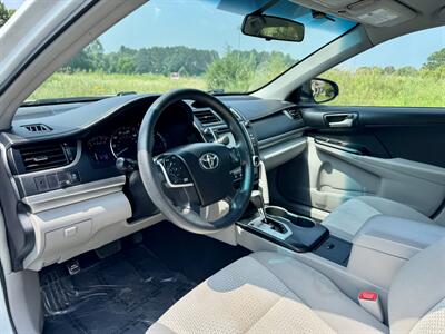 2014 Toyota Camry LE   - Photo 8 - Andover, MN 55304