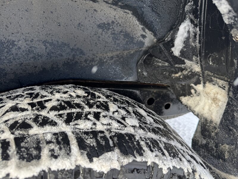 2004 Toyota 4Runner SR5 - Photo 22 - Andover, MN 55304