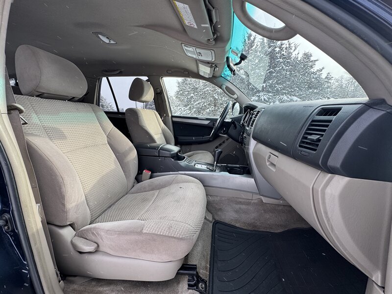 2004 Toyota 4Runner SR5 - Photo 15 - Andover, MN 55304