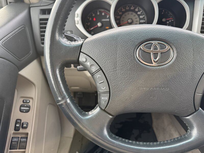 2004 Toyota 4Runner SR5 - Photo 18 - Andover, MN 55304