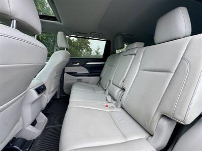 2016 Toyota Highlander XLE   - Photo 10 - Andover, MN 55304