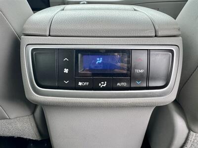 2016 Toyota Highlander XLE   - Photo 14 - Andover, MN 55304