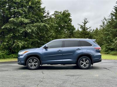 2016 Toyota Highlander XLE   - Photo 2 - Andover, MN 55304