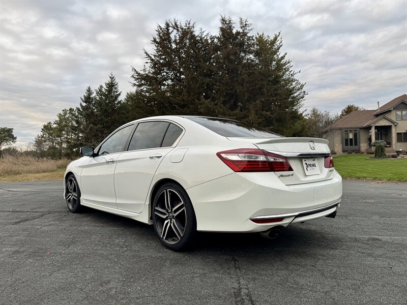 2016 Honda Accord Sport - Photo 3 - Andover, MN 55304