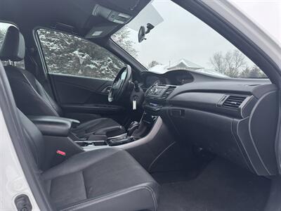 2016 Honda Accord Sport   - Photo 9 - Andover, MN 55304