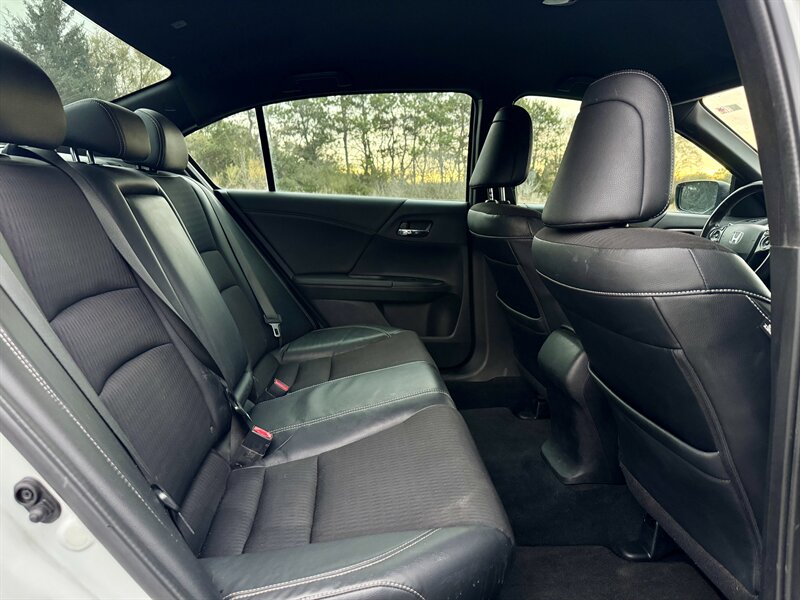 2016 Honda Accord Sport - Photo 11 - Andover, MN 55304