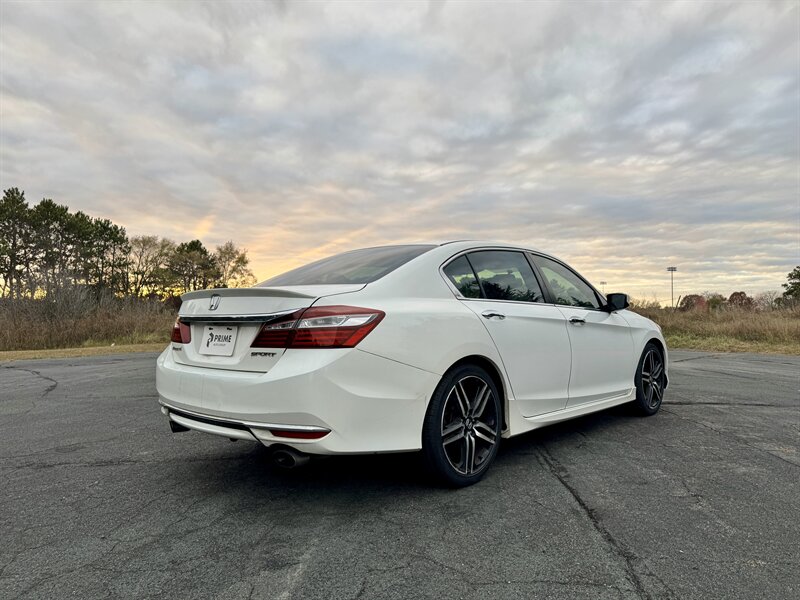 2016 Honda Accord Sport - Photo 5 - Andover, MN 55304
