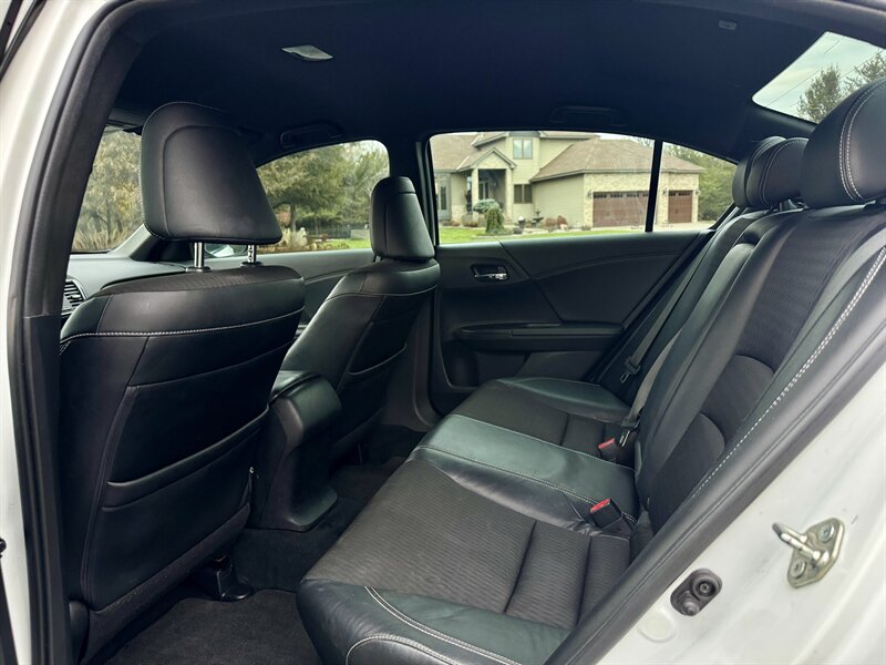2016 Honda Accord Sport - Photo 10 - Andover, MN 55304