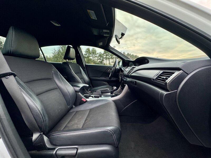 2016 Honda Accord Sport - Photo 13 - Andover, MN 55304