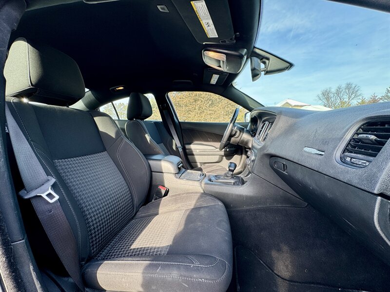 2019 Dodge Charger SXT - Photo 13 - Andover, MN 55304