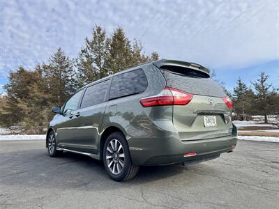 2019 Toyota Sienna XLE 7-Passenger   - Photo 3 - Andover, MN 55304