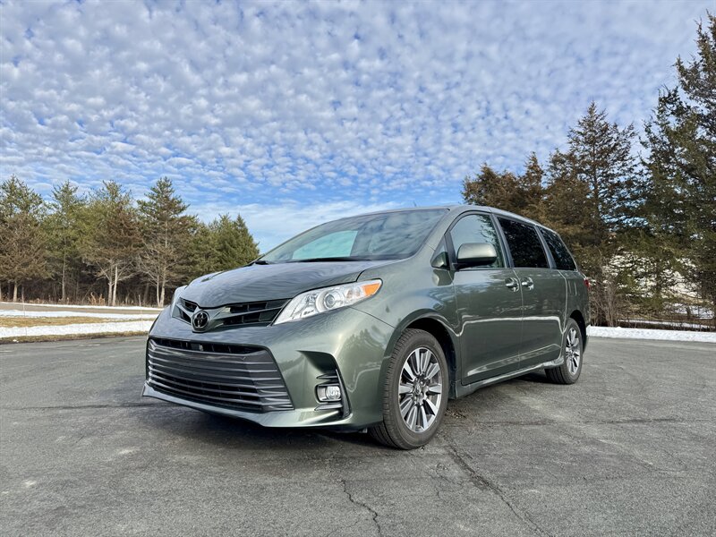 2019 Toyota Sienna XLE 7-Passenger   - Photo 1 - Andover, MN 55304