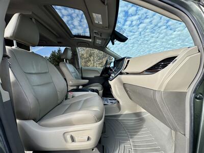 2019 Toyota Sienna XLE 7-Passenger   - Photo 15 - Andover, MN 55304