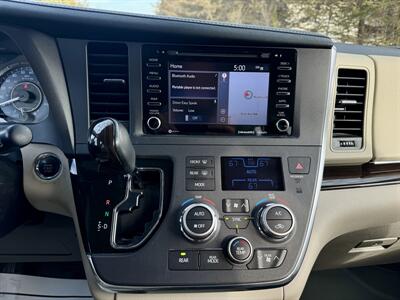 2019 Toyota Sienna XLE 7-Passenger   - Photo 20 - Andover, MN 55304