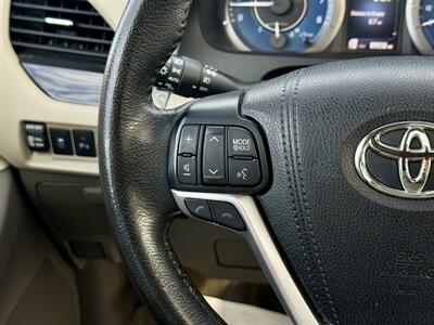 2019 Toyota Sienna XLE 7-Passenger   - Photo 18 - Andover, MN 55304