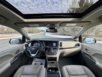 2019 Toyota Sienna XLE 7-Passenger   - Photo 16 - Andover, MN 55304