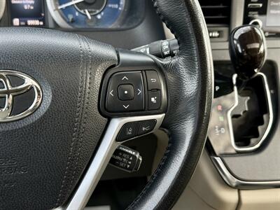 2019 Toyota Sienna XLE 7-Passenger   - Photo 19 - Andover, MN 55304