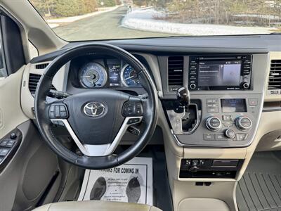 2019 Toyota Sienna XLE 7-Passenger   - Photo 17 - Andover, MN 55304