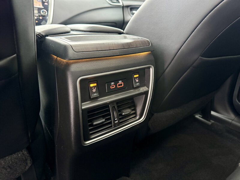 2020 Nissan Murano Platinum - Photo 11 - Andover, MN 55304