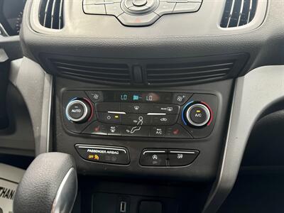 2018 Ford Escape SE   - Photo 22 - Andover, MN 55304