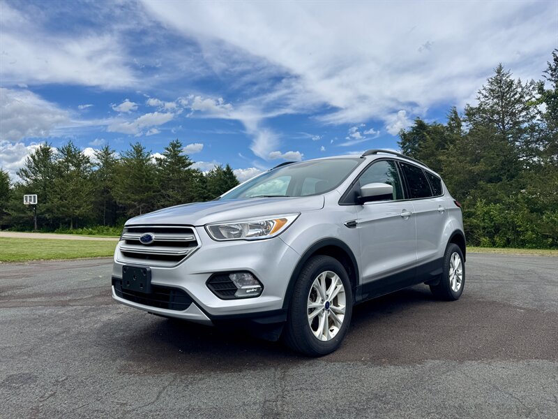 2018 Ford Escape SE   - Photo 1 - Andover, MN 55304