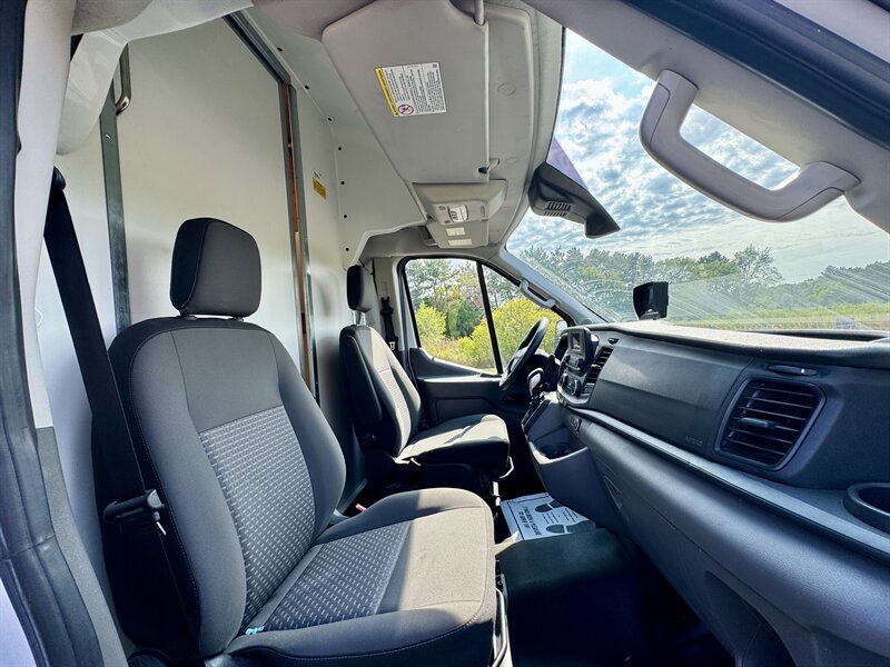2020 Ford Transit 250 - Photo 15 - Andover, MN 55304
