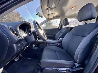 2019 Honda HR-V LX   - Photo 8 - Andover, MN 55304