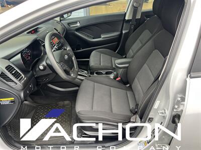 2017 Kia Forte LX   - Photo 4 - Attleboro, MA 02703