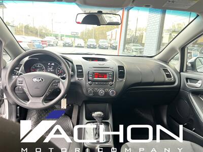 2017 Kia Forte LX   - Photo 9 - Attleboro, MA 02703