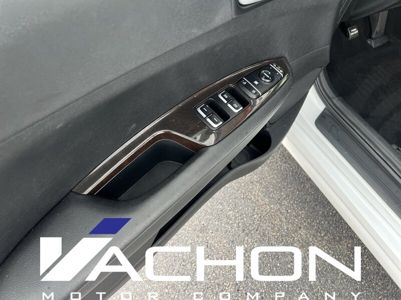 2018 Kia Optima EX - Photo 7 - Attleboro, MA 02703