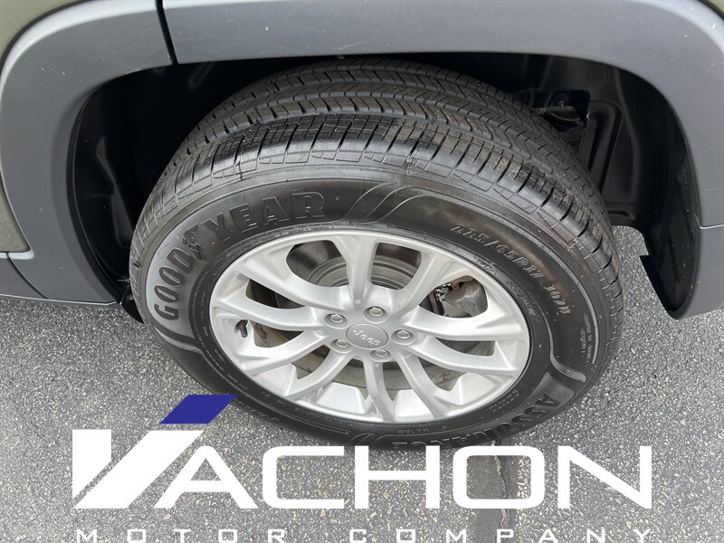 2020 Jeep Cherokee Latitude - Photo 6 - Attleboro, MA 02703