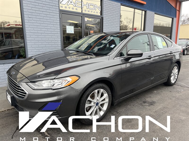 2020 Ford Fusion Hybrid SE   - Photo 1 - Attleboro, MA 02703