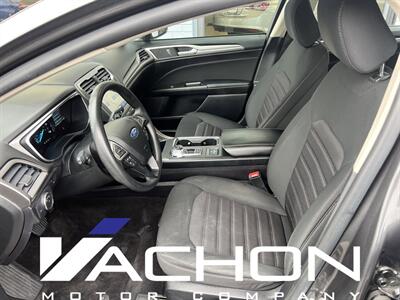 2020 Ford Fusion Hybrid SE   - Photo 8 - Attleboro, MA 02703