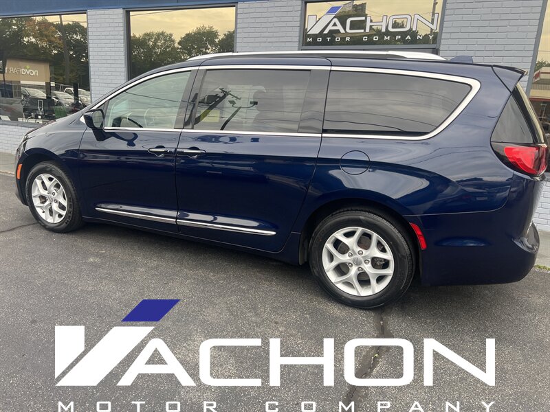 2017 Chrysler Pacifica Touring-L Plus - Photo 4 - Attleboro, MA 02703