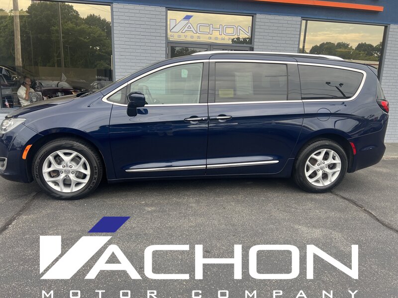 2017 Chrysler Pacifica Touring-L Plus - Photo 3 - Attleboro, MA 02703
