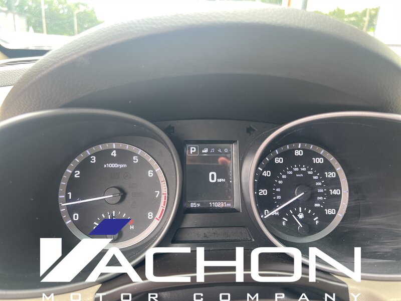 2017 Hyundai SANTA FE Sport 2.4L - Photo 15 - Attleboro, MA 02703