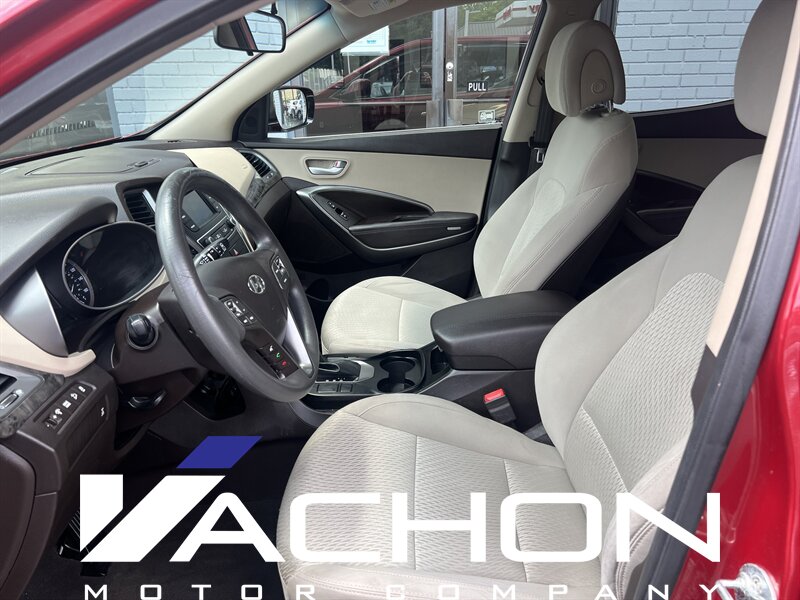 2017 Hyundai SANTA FE Sport 2.4L - Photo 9 - Attleboro, MA 02703